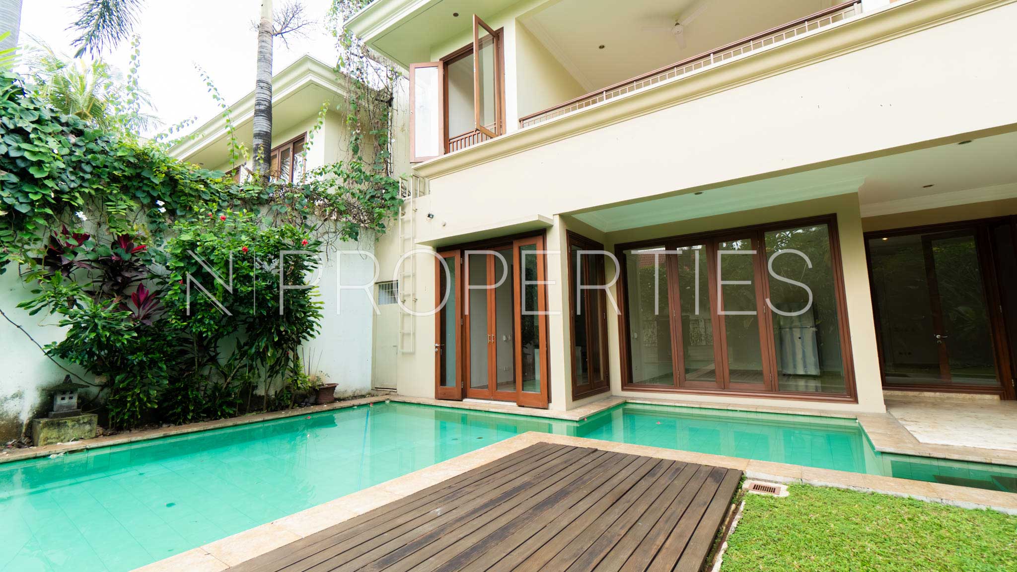 Kecapi 8-4BR-Swimming Pool Spacious 4BR Compound – Kecapi 8 Pejaten