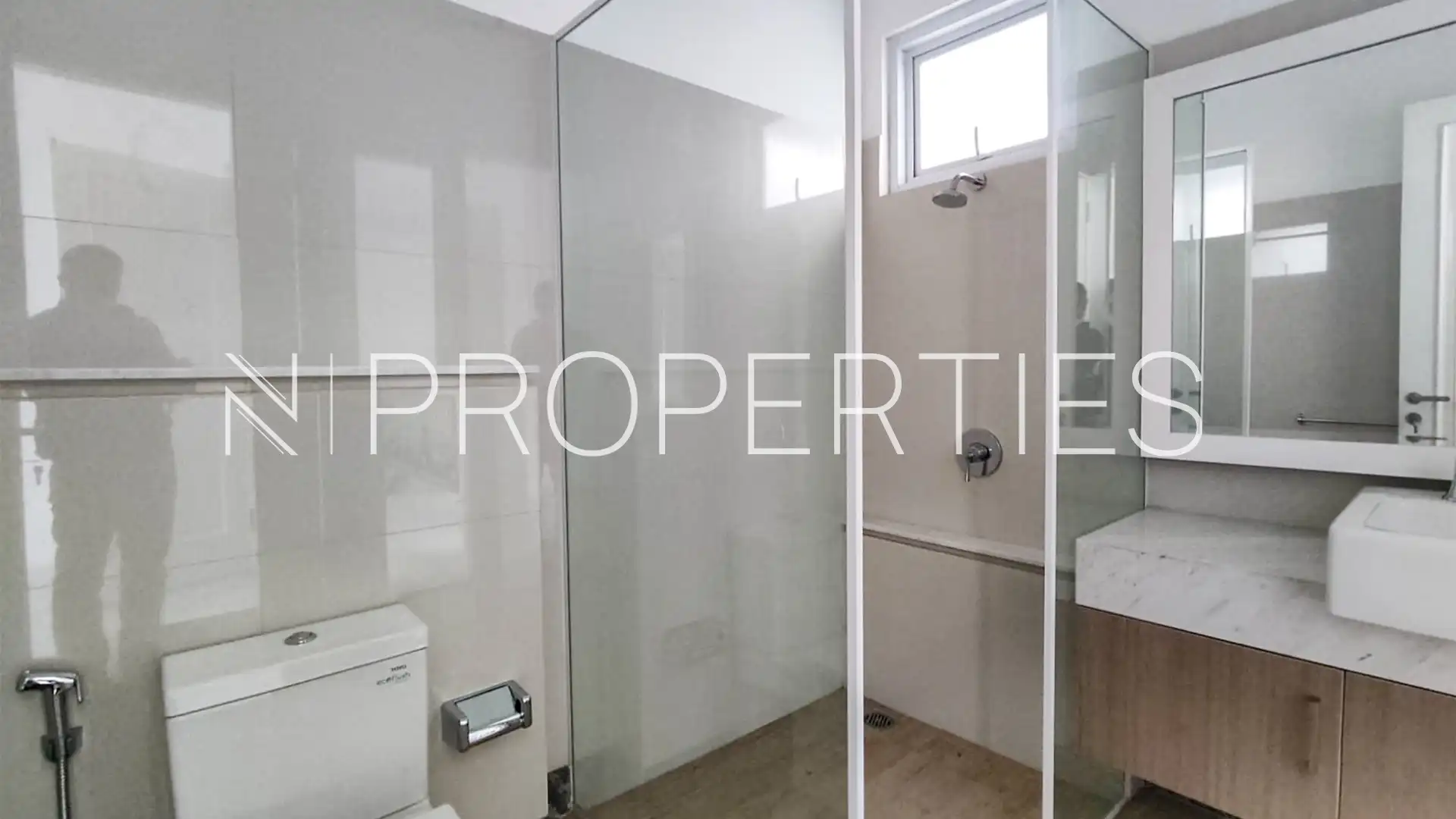 Spacious 4BR Family House – Kemang Selatan