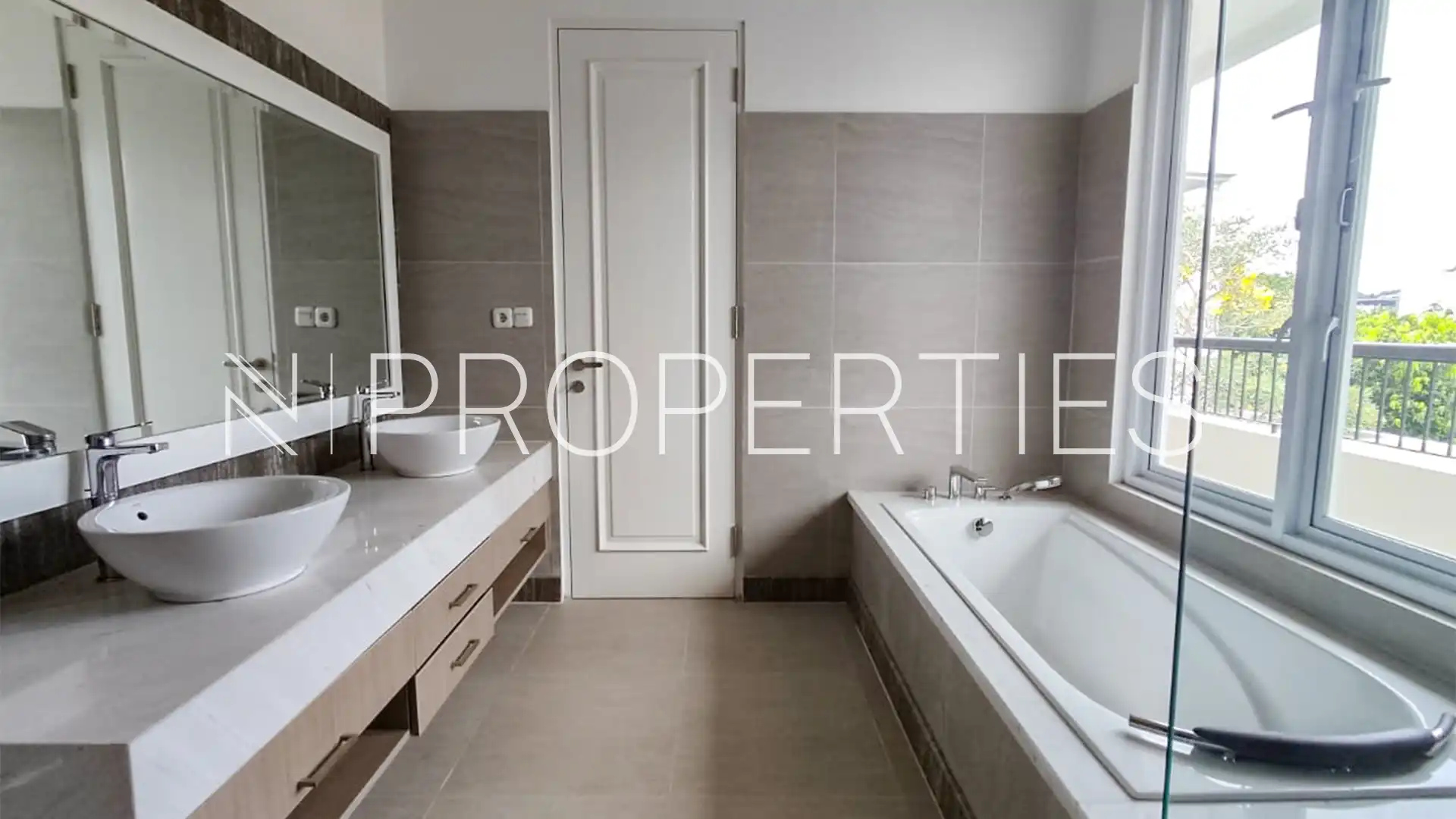 Spacious 4BR Family House – Kemang Selatan