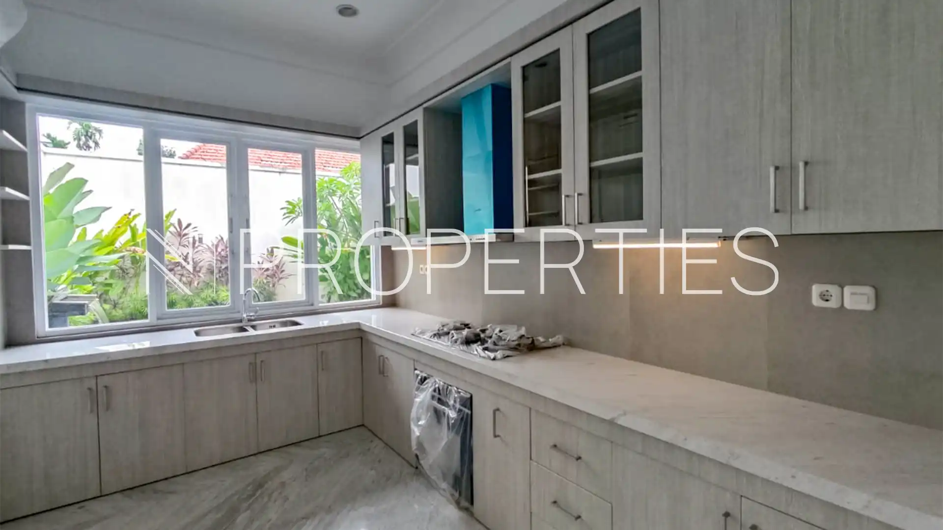 Spacious 4BR Family House – Kemang Selatan