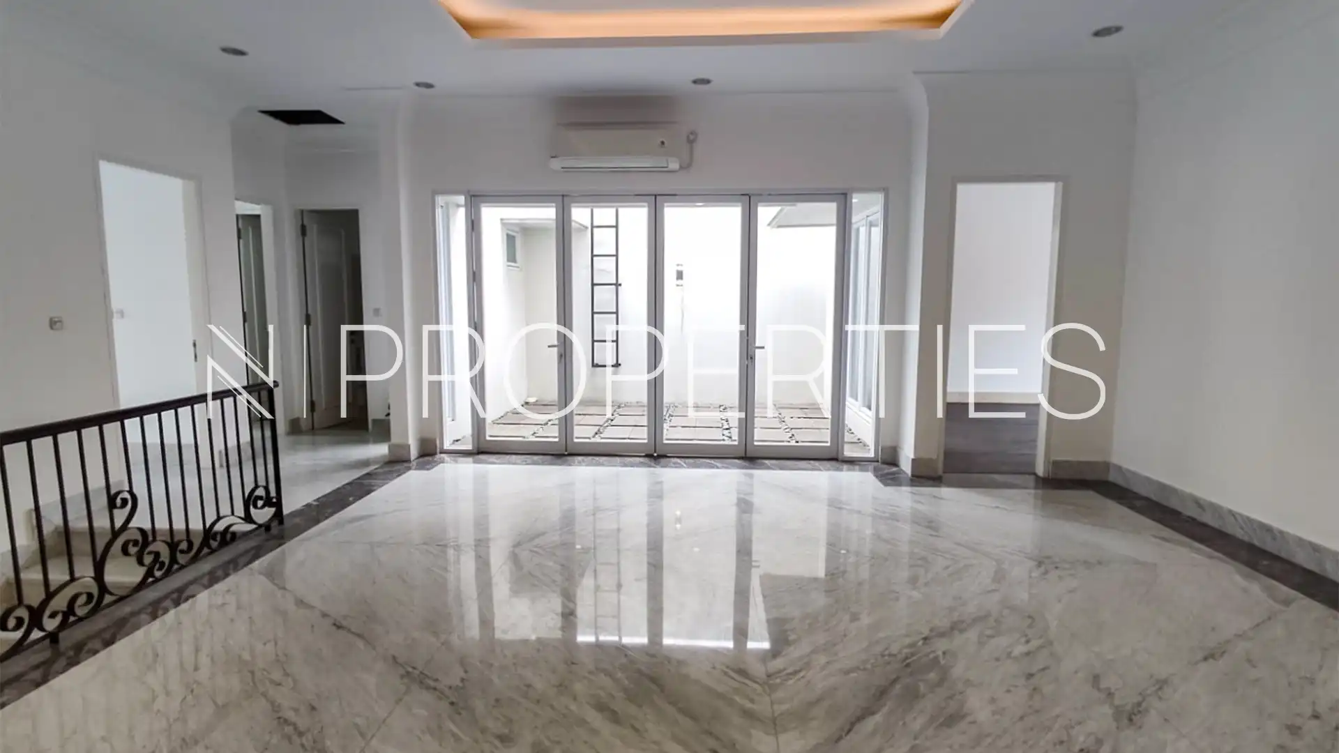 Spacious 4BR Family House – Kemang Selatan