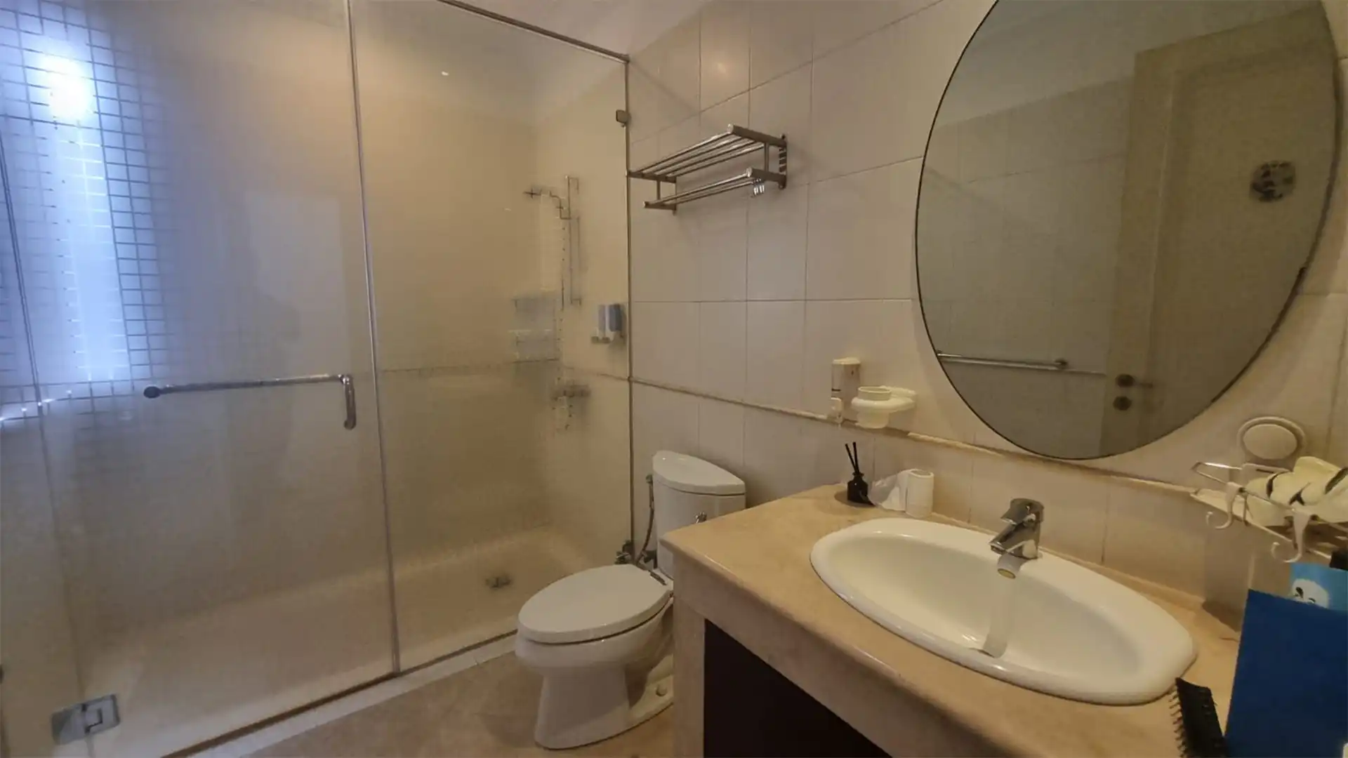 Kemangutara-4BR-Bathroom 1 Big 4BR Family Home – Kemang