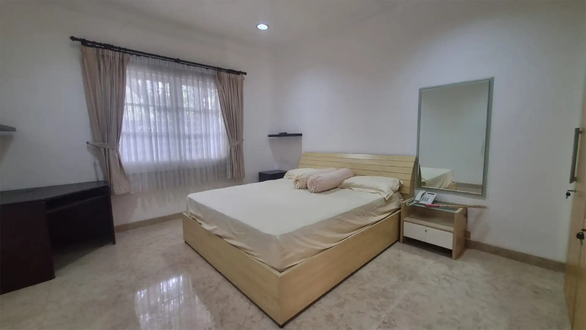 Kemangutara-4BR-Bedroom 1 Big 4BR Family Home – Kemang