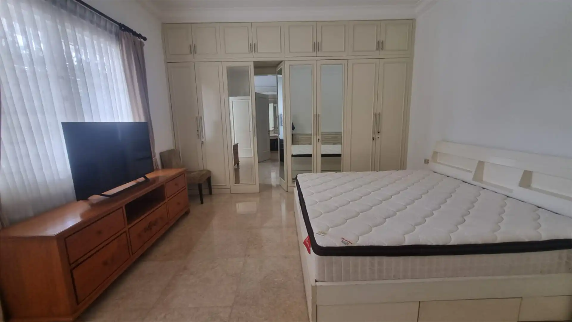 Kemangutara-4BR-Bedroom 3 Big 4BR Family Home – Kemang