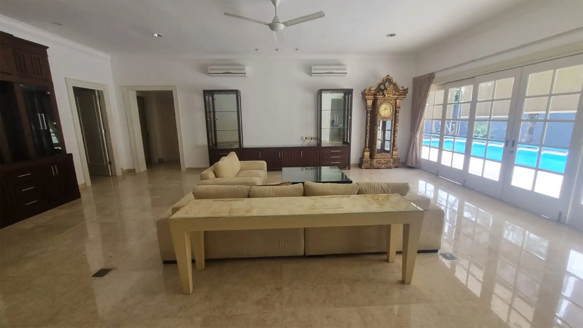 Kemangutara-4BR-Living Area Big 4BR Family Home – Kemang