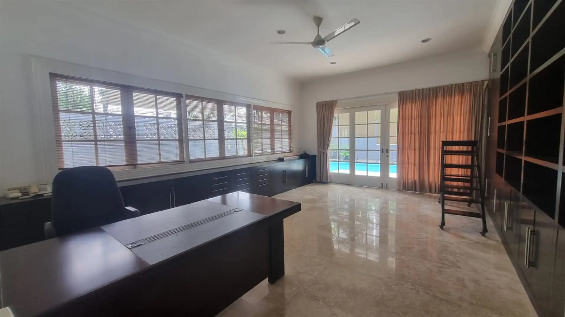 Kemangutara-4BR-Room Office Big 4BR Family Home – Kemang