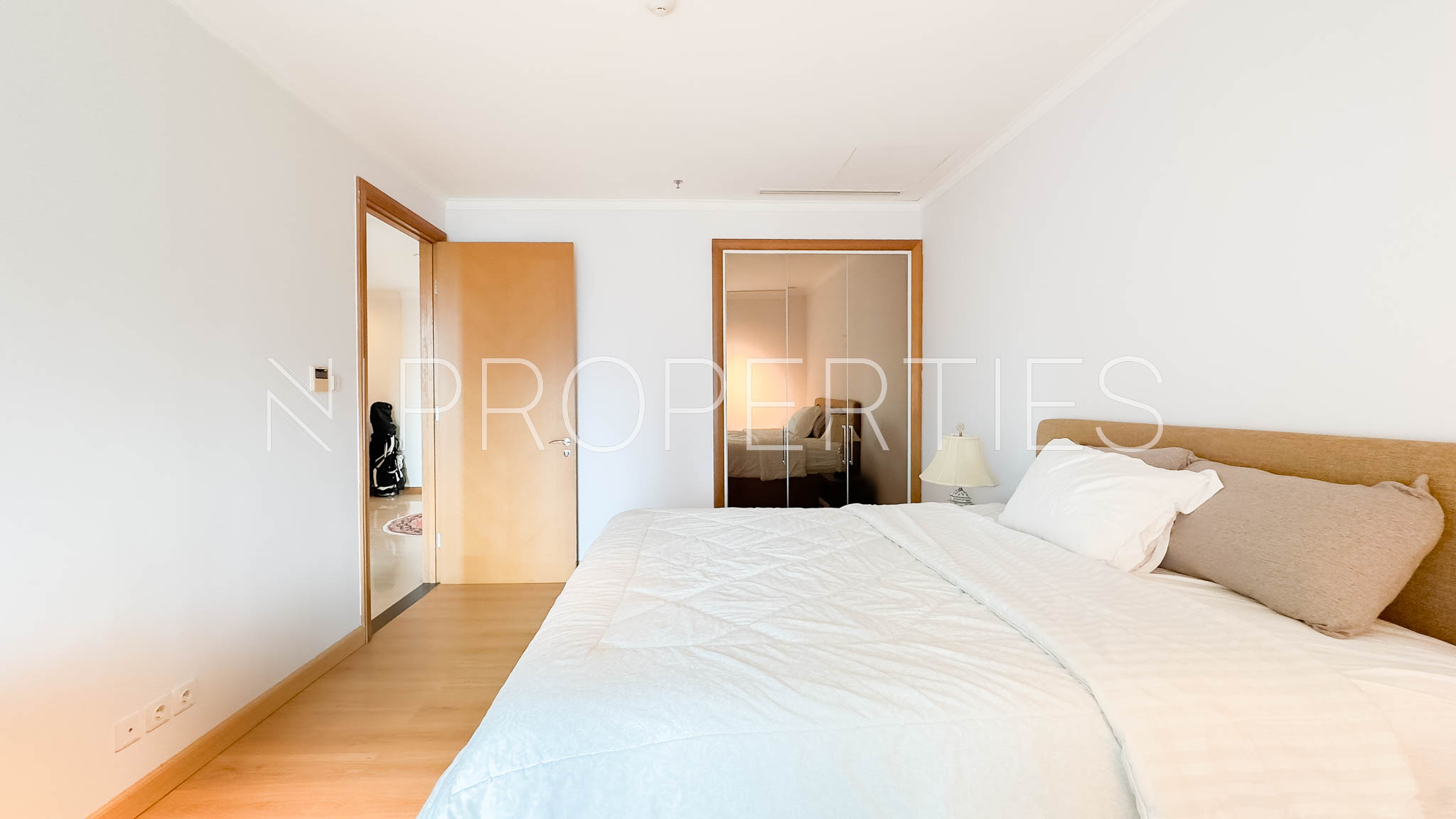 Kempinski 40D – Clean Bedroom Kempinski Private Residence – 3BR Comfort Apartment