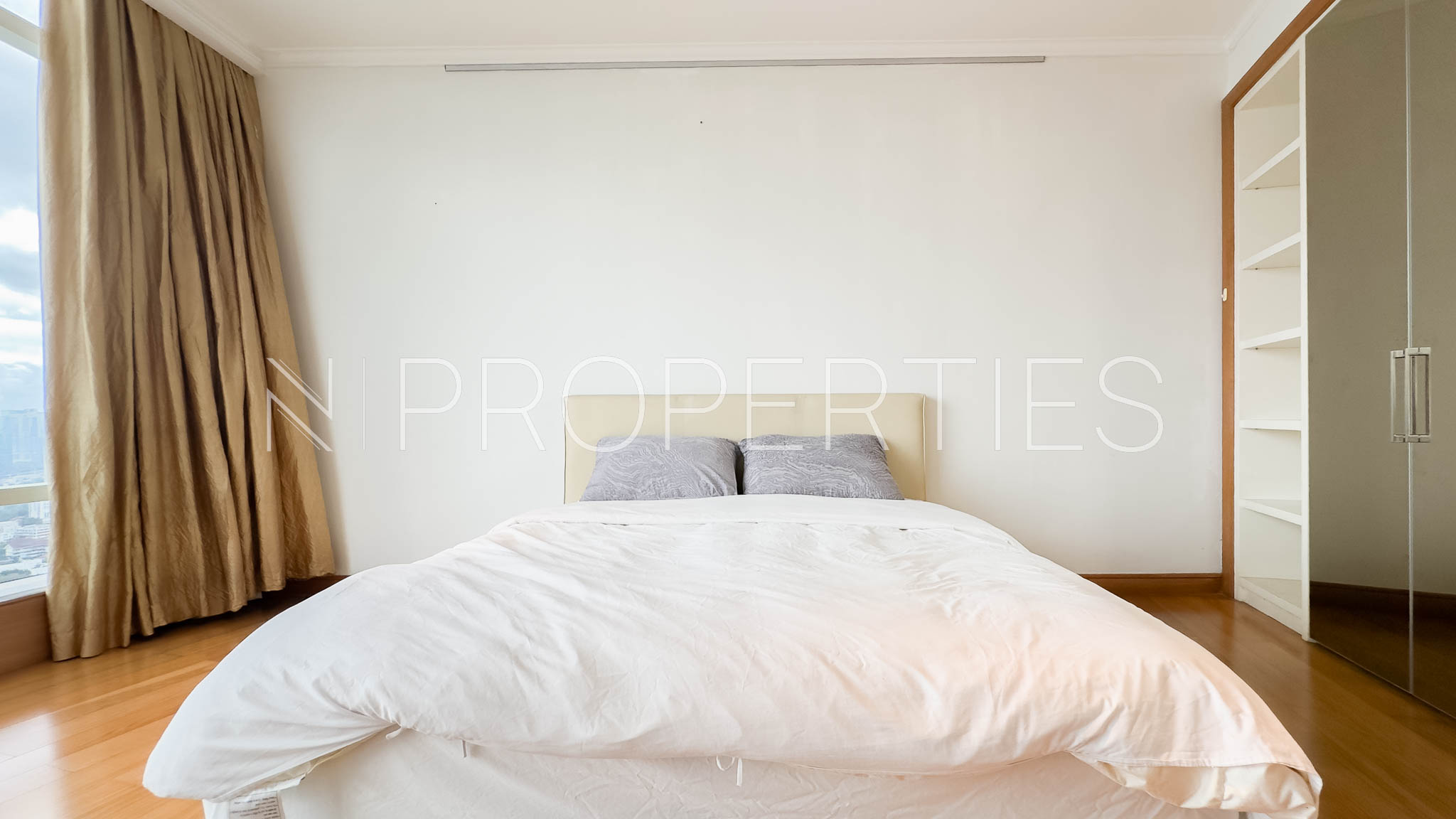 Kempinski 40D – Huge Master Bedroom Kempinski Private Residence – 3BR Comfort Apartment