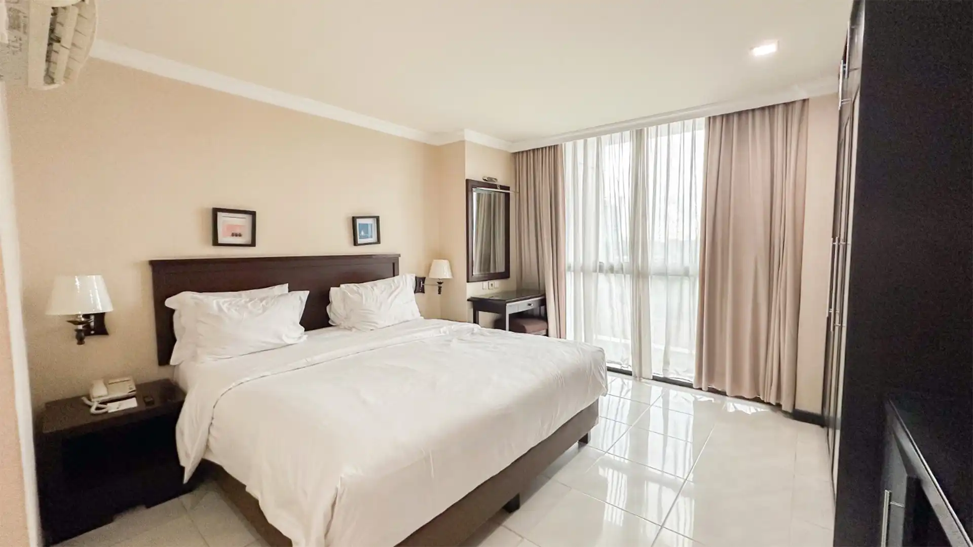 Kristal-3BR-Bedroom 2 Spacious 3BR Apartment at Hotel Kristal