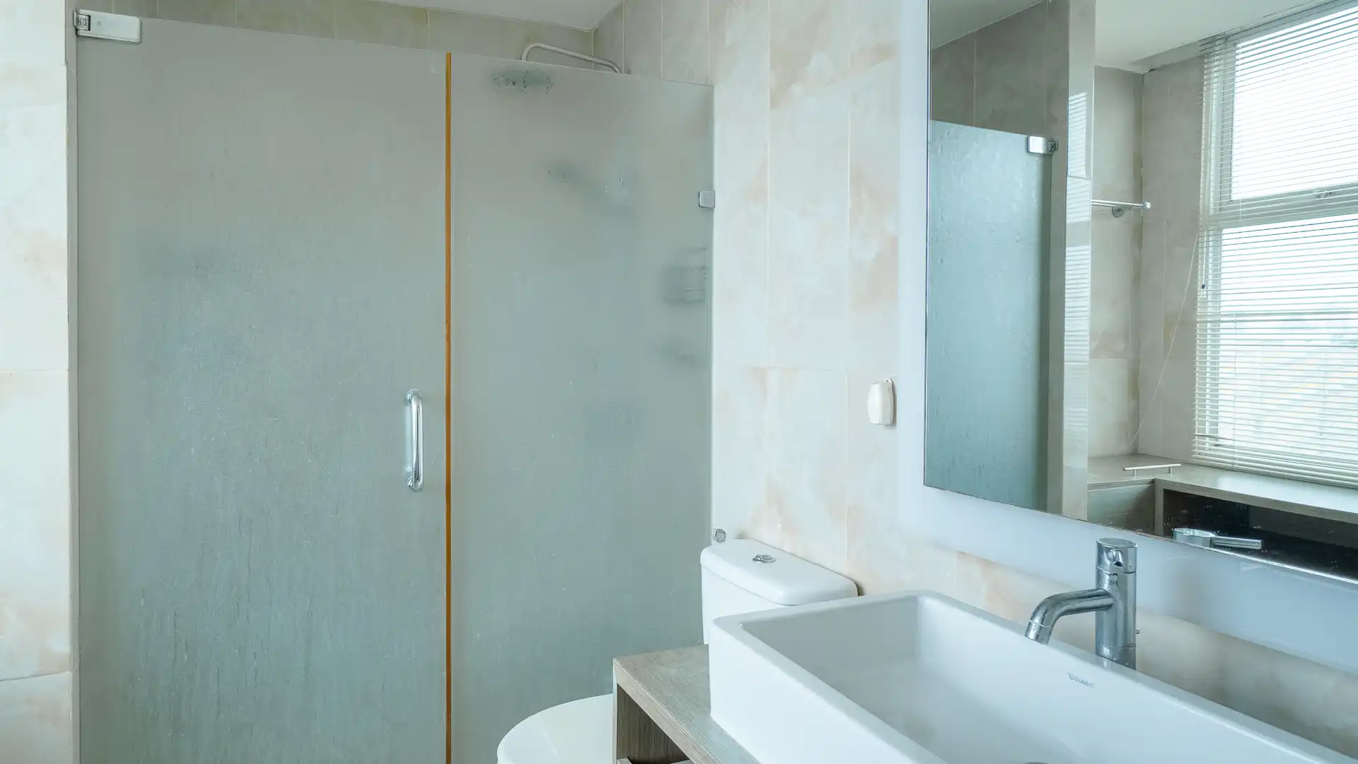 Menteng-3BR-Bathroom Well-Planned 3BR Serviced Apartment – Menteng Executive