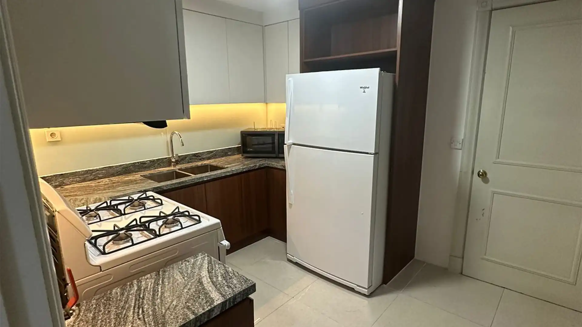Menteng Executive – Generous 3BR Serviced Apartment