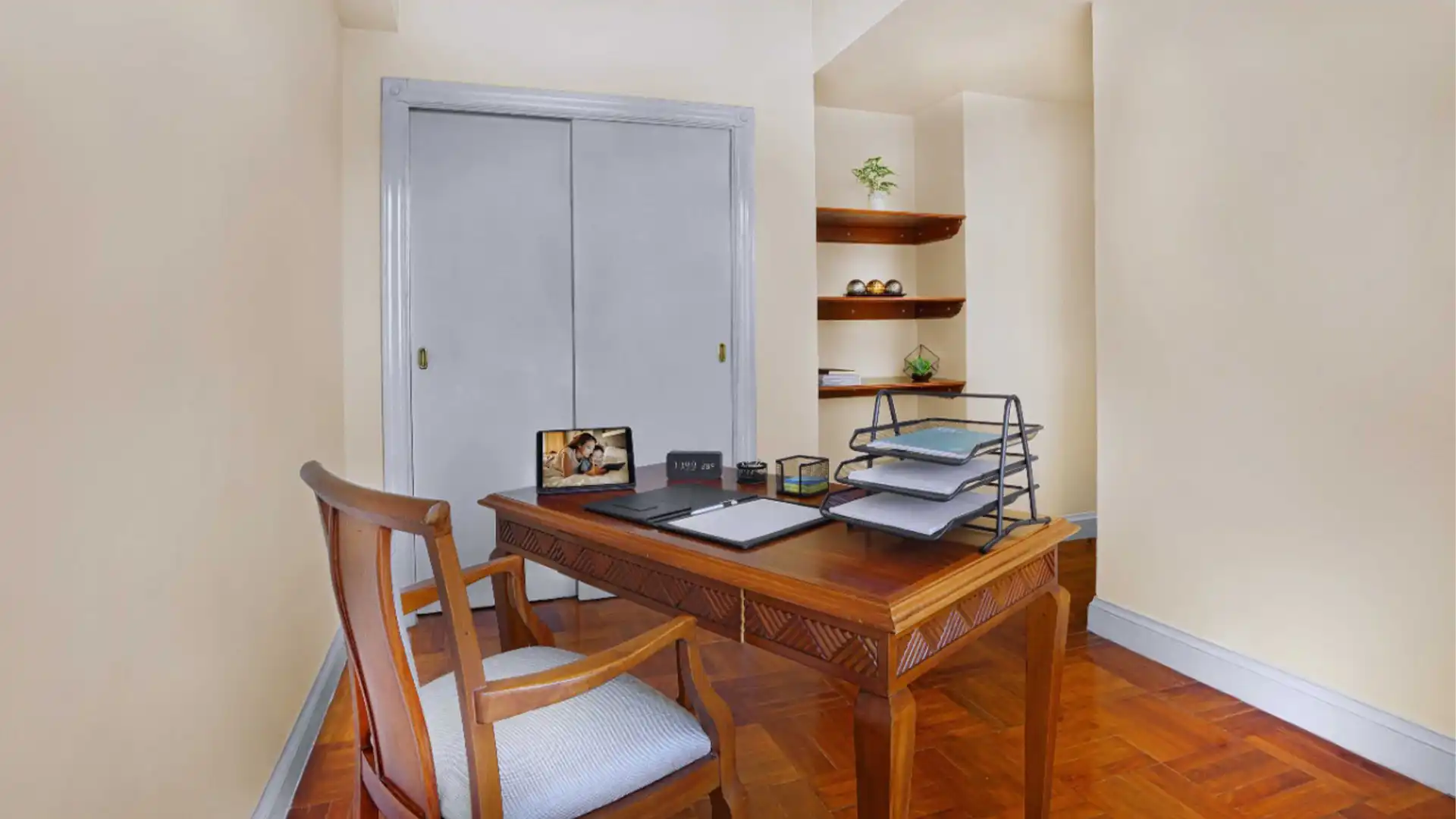 Menteng-3BR-Room Office Modern 3BR Serviced Apartment – Menteng Executive