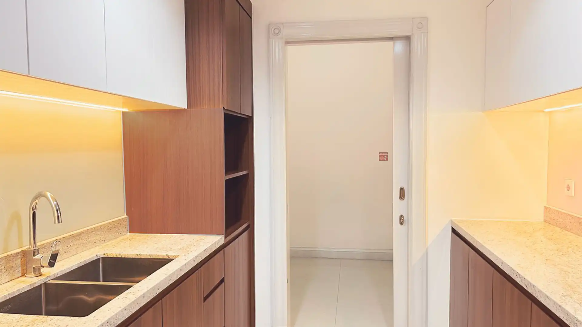 Menteng-4BR-Kitchen Area (2) Menteng Executive – Large 4BR Serviced Apartment