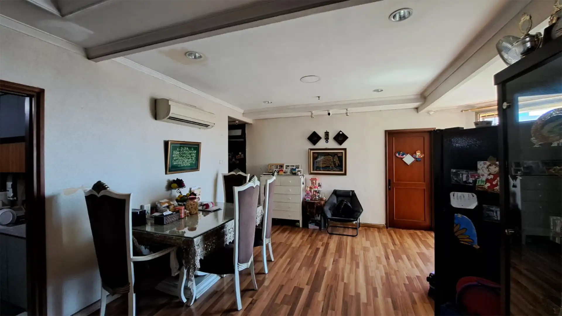Mitra Oasis-3BR-Dining Area Mitra Oasis – Spacious 3BR Residence