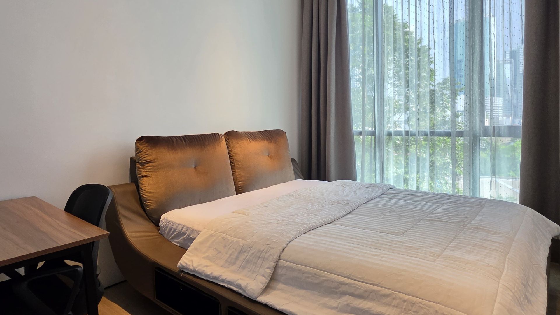 PORTE 6F – SECOND BEDROOM Refined 2BR Urban Layout – La Vie