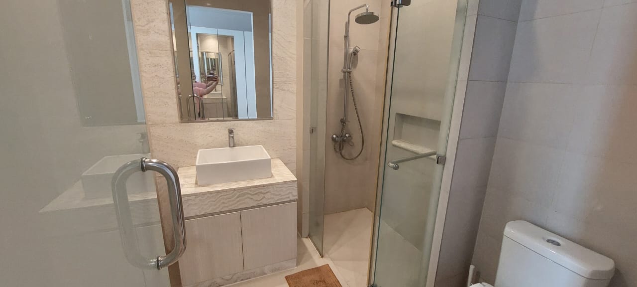 Residence 8-2BR-Bathroom Expansive Two-Bedroom at Residence 8