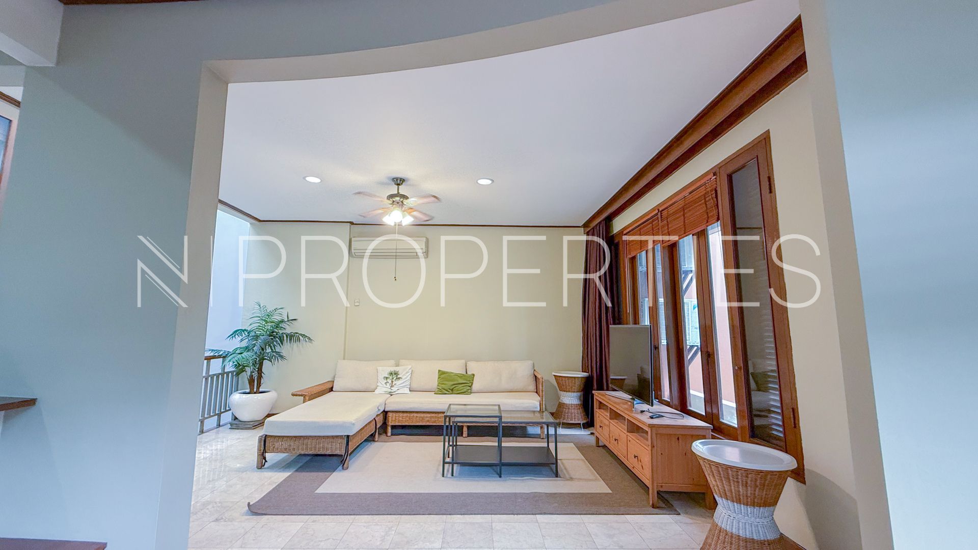 SARASWATI-3BR-HUGE SECOND LIVING AREA Comfortable 3BR House at Cipete
