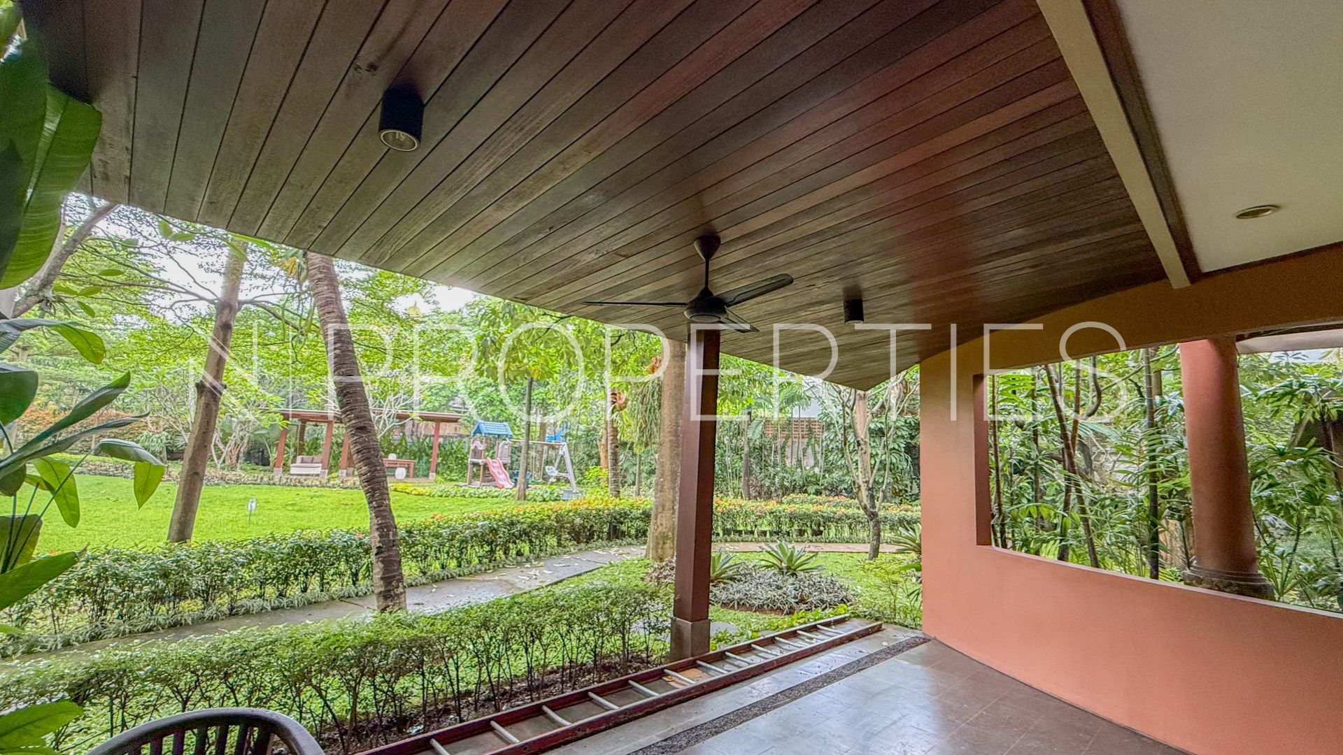 SARASWATI-3BR-MINI GARDEN AREA Comfortable 3BR House at Cipete