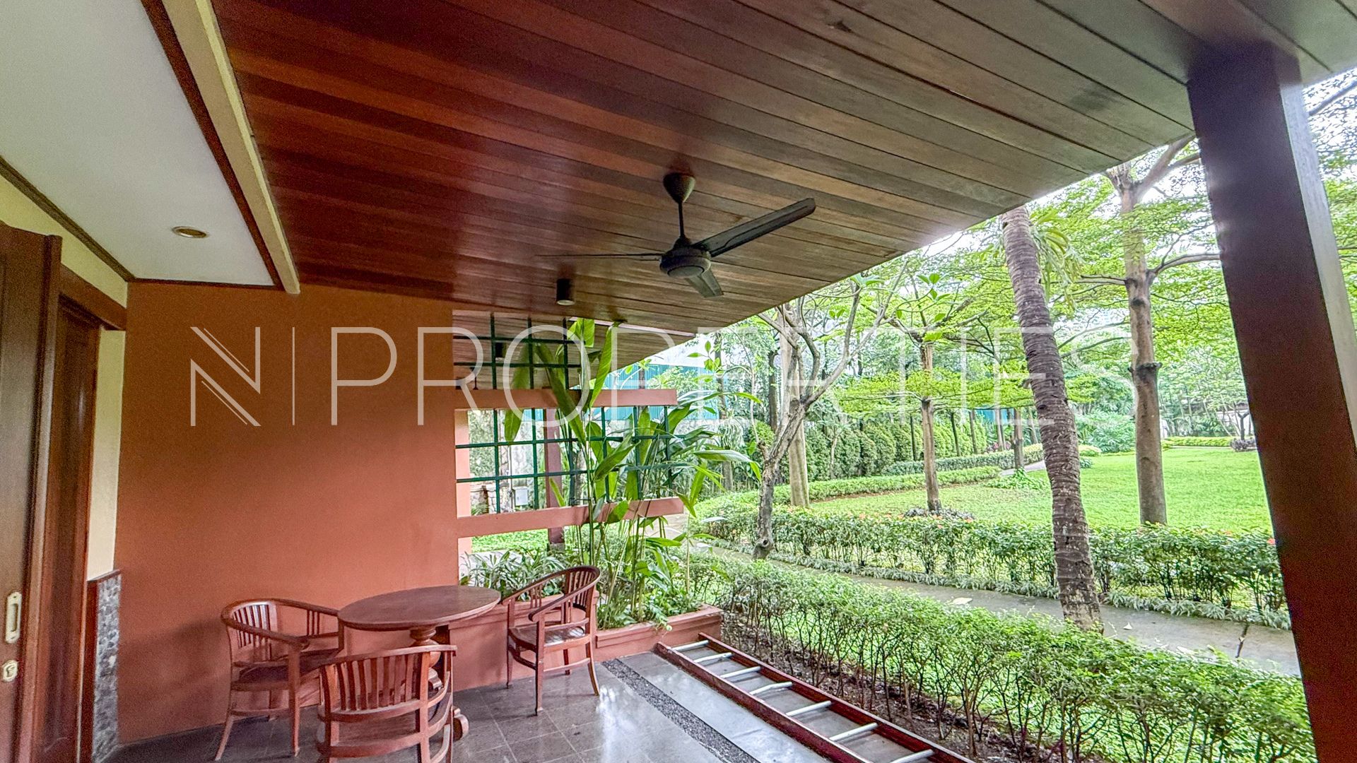 SARASWATI-3BR-OUTDOOR AREA Comfortable 3BR House at Cipete