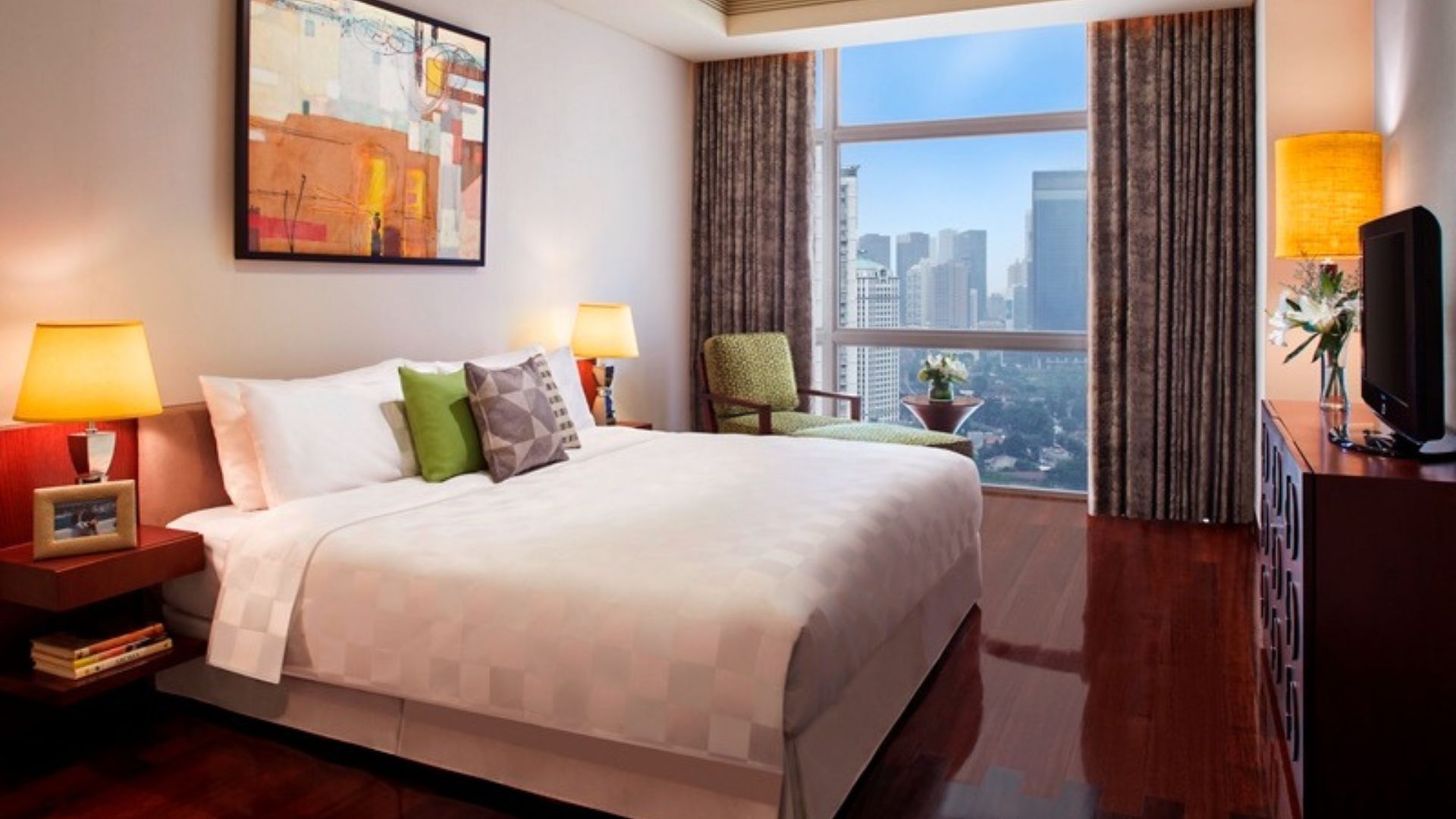 SHANGRI-LA RESIDENCE 1 – MASTER BEDROOM Shangri-La Residence – Spacious 2BR