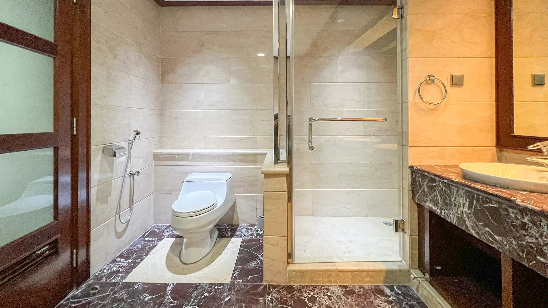 SCBD Suites – Rare Grand 3BR