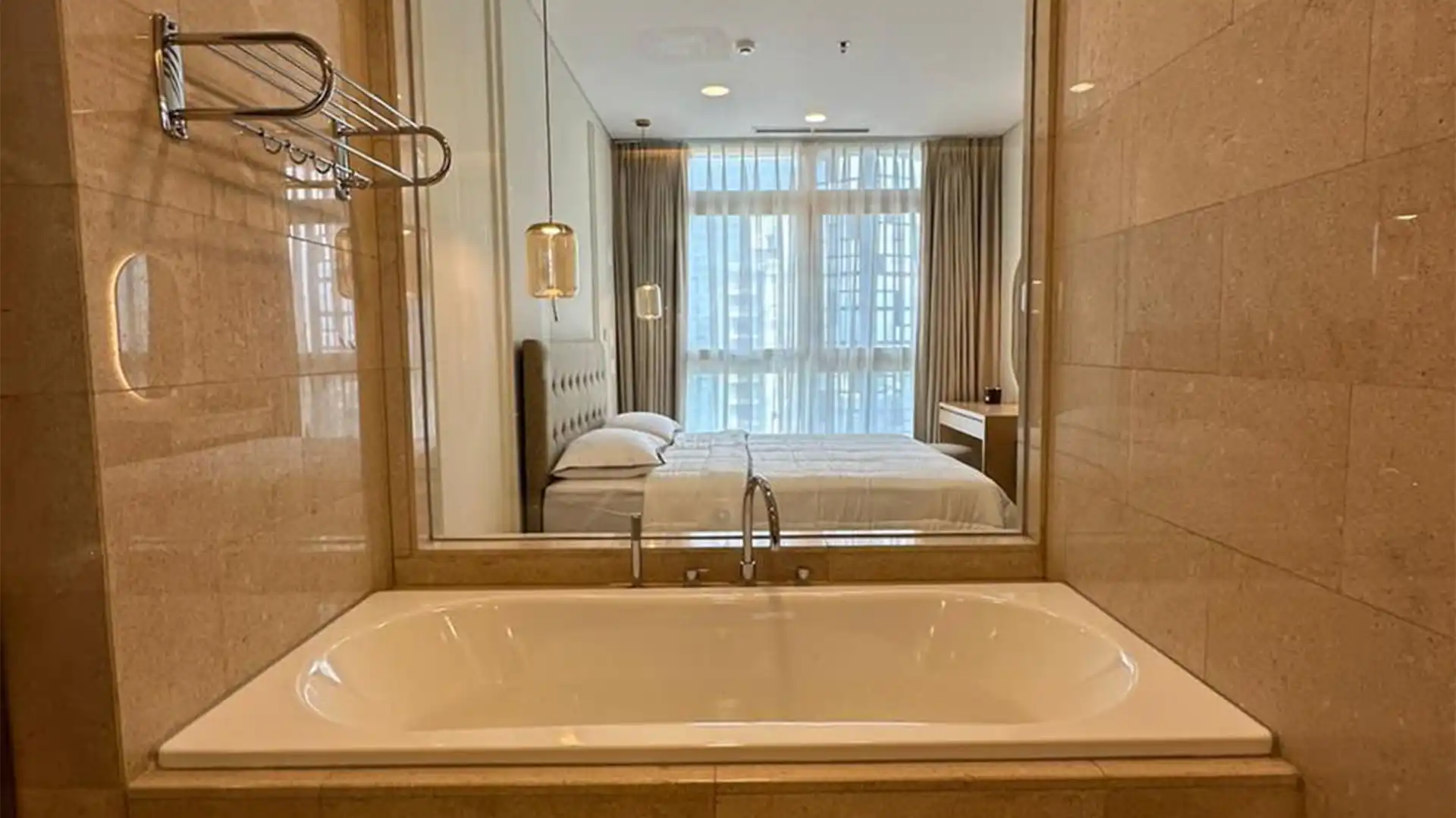 Compact Luxury 2BR Residence – Senopati Suites