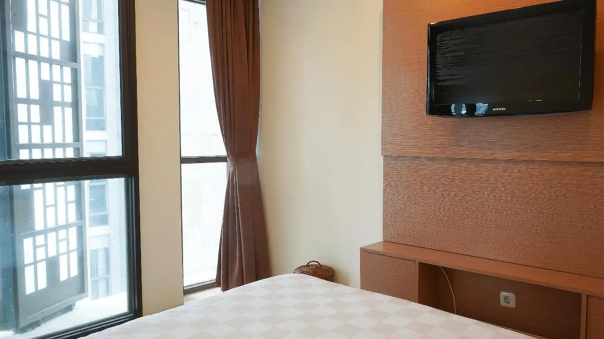 Compact Luxury 2BR Residence – Senopati Suites