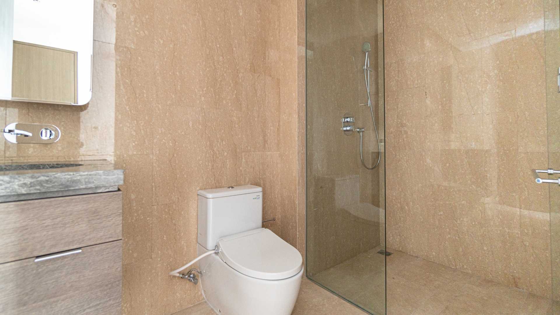 Two Verde Monteverde-3BR-Shower (1) Contemporary 3BR Residence at Verde Two