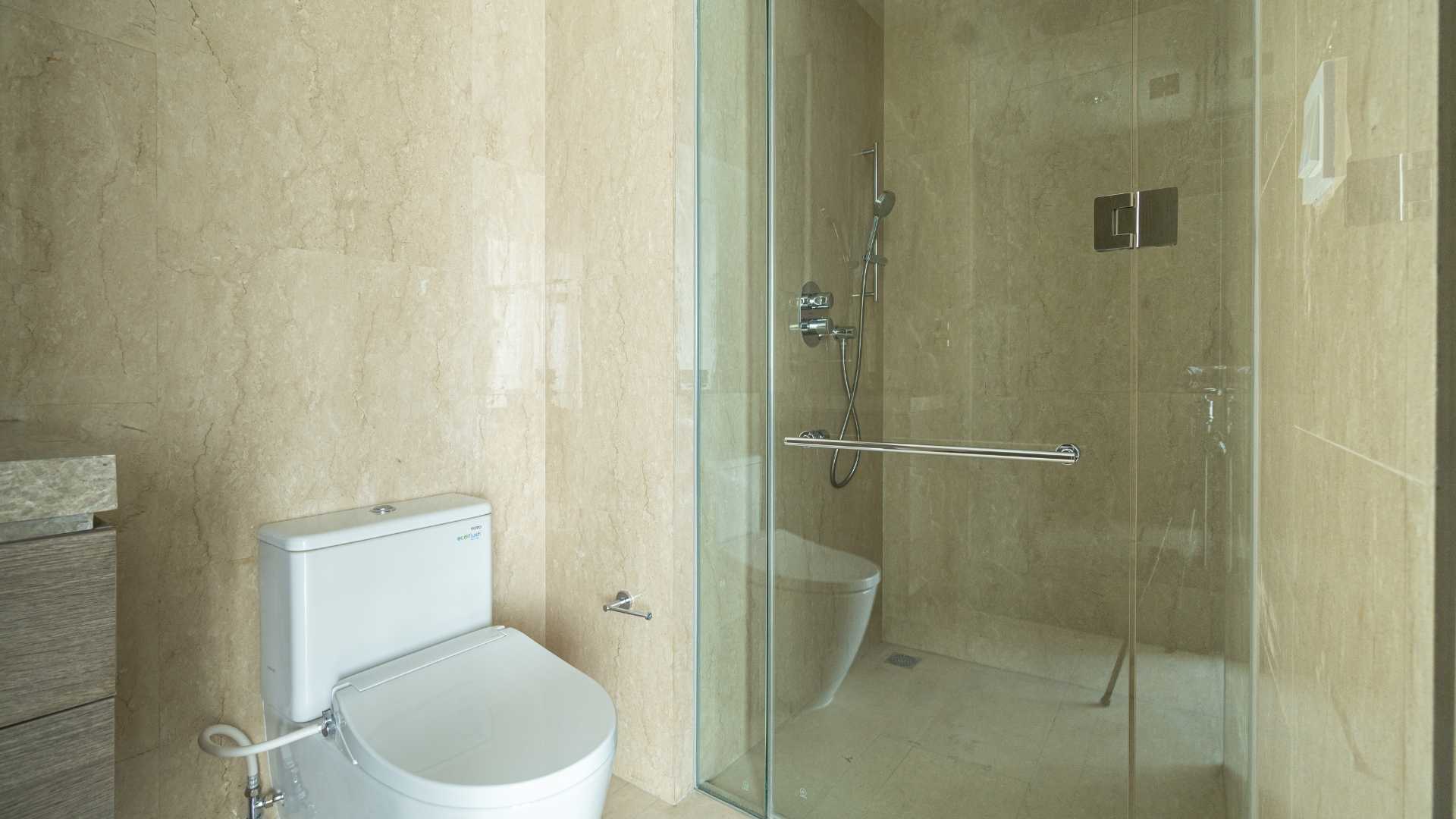 Two Verde Monteverde-3BR-Toilet Contemporary 3BR Living at Verde Two