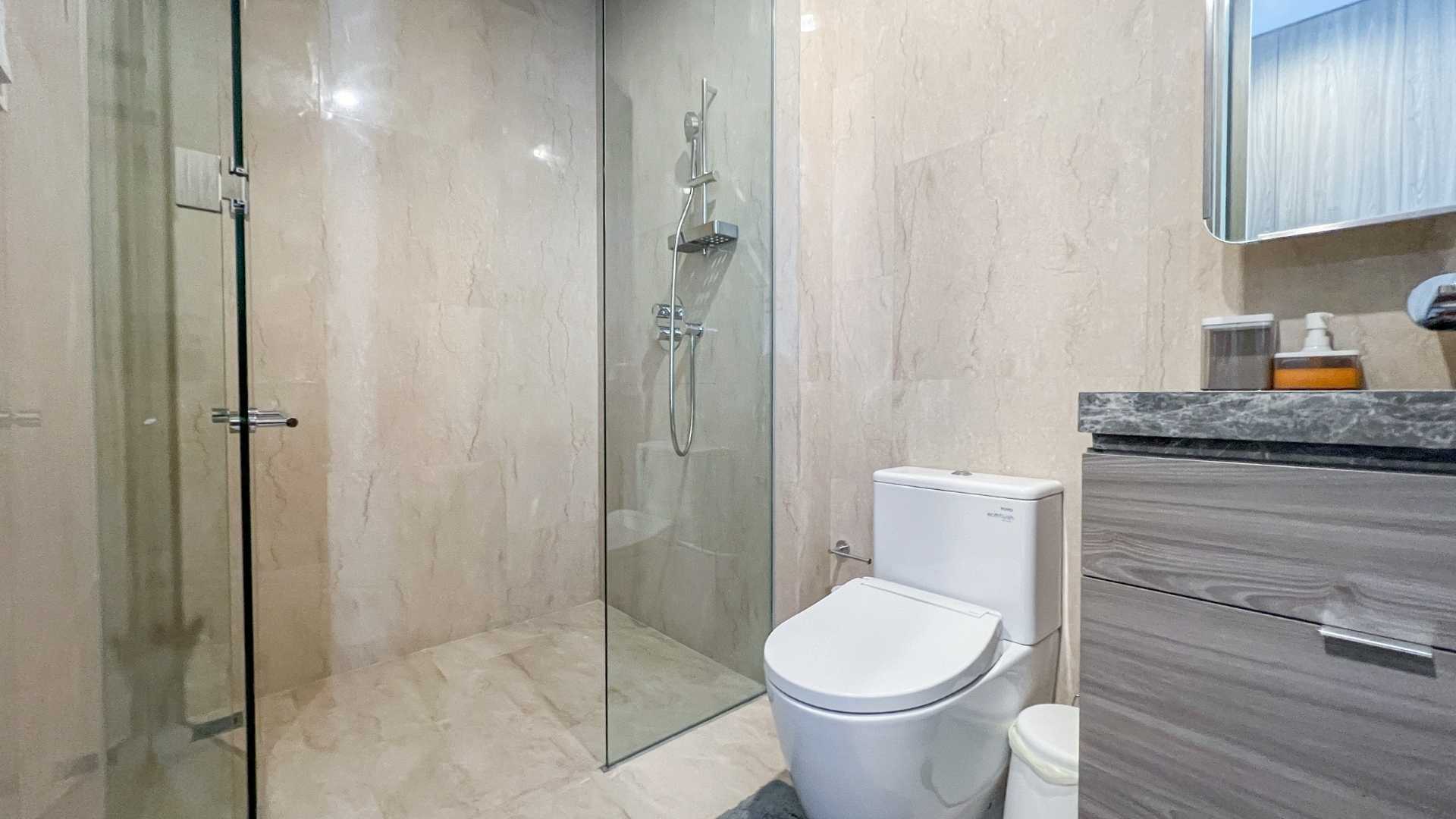 Two Verde Monteverde-3BR-Toilet Efficient 3BR Urban Home at Verde Two