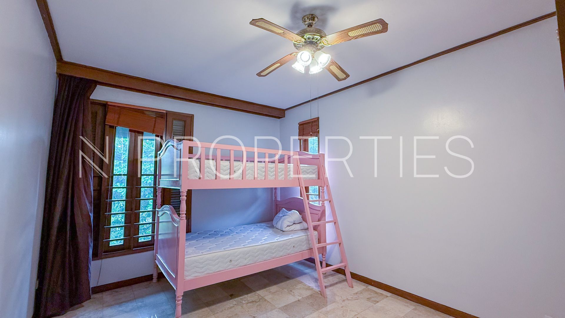 VERANDA I-3BR-BEDROOM 2 Comfortable 3BR House at Cipete