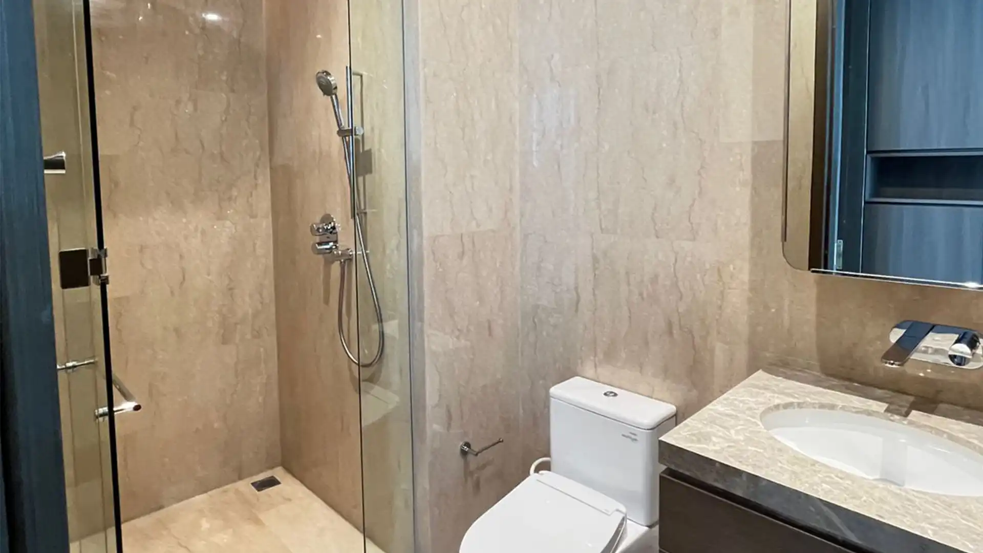 Premium Class Apartment at Verde Two