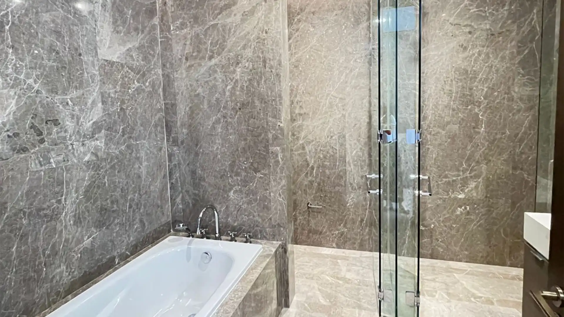 Premium Class Apartment at Verde Two