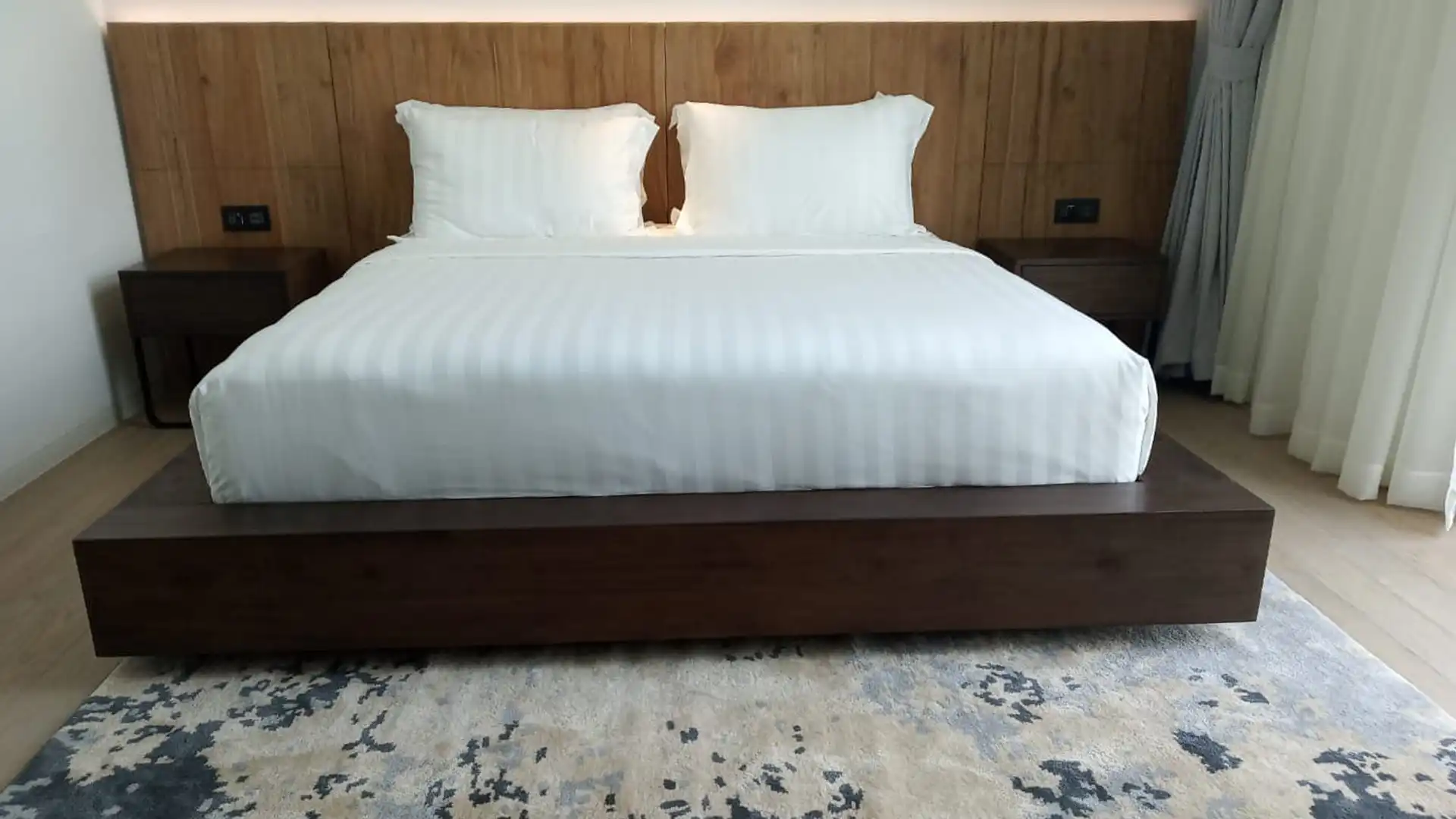 Verde Two-3BR-Bedroom Verde Two – Big Size 3BR Apartment