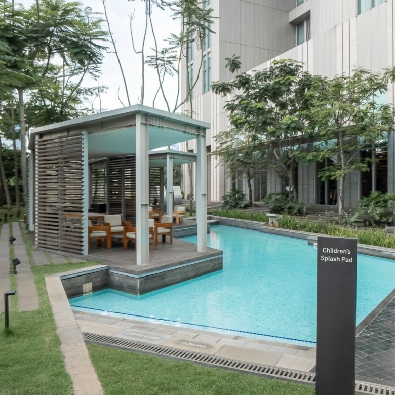 Verde Two-Children Swimming Pool