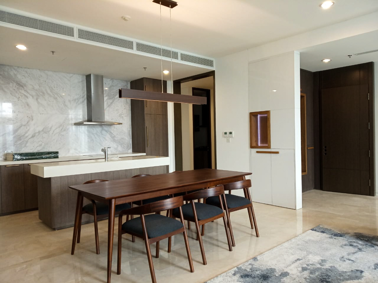 Verde Two-Monte 3BR-Dining Area