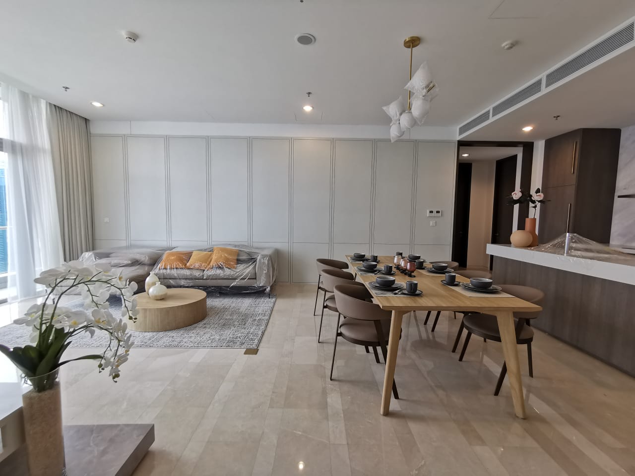 Verde Two-Monte 3BR-Dining and Living Area
