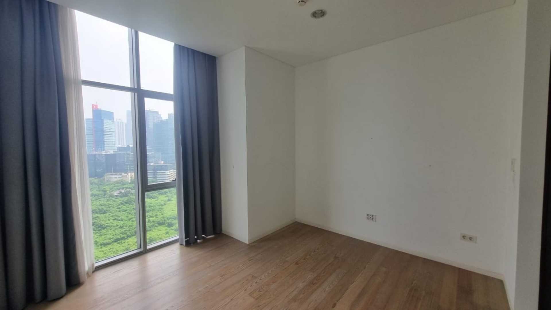 Verde Two Monteverde-3BR-Bedroom window Verde Two Apartment – Executive City Living
