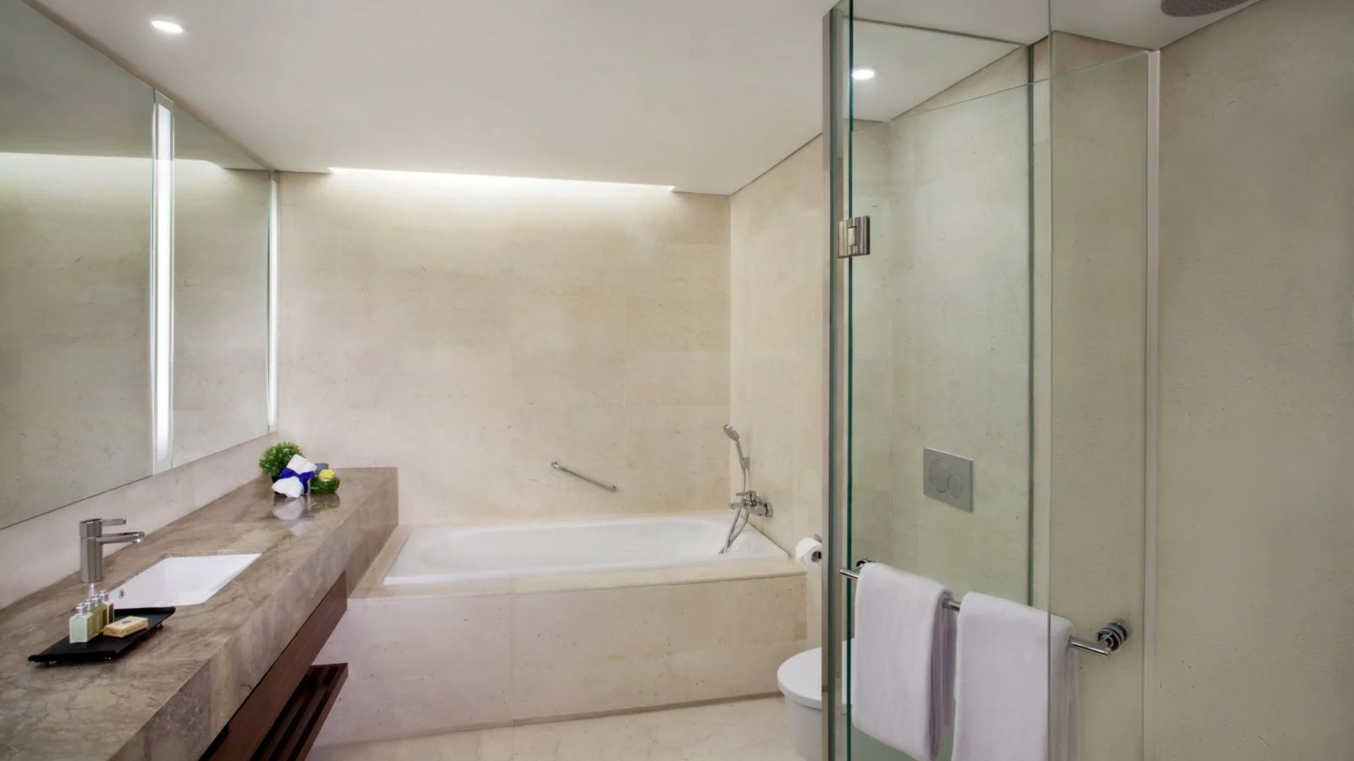 ASCOTT SUDIRMAN 1BR – BATHROOM Ascott Sudirman – Compact 1BR Serviced Apartment