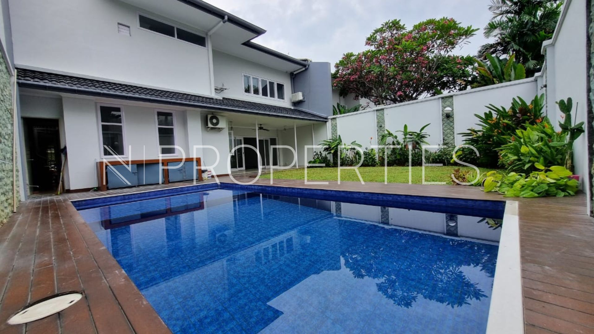 Asem 2 60 Kav F – Backyard Asem 2 60 Kav F - Backyard