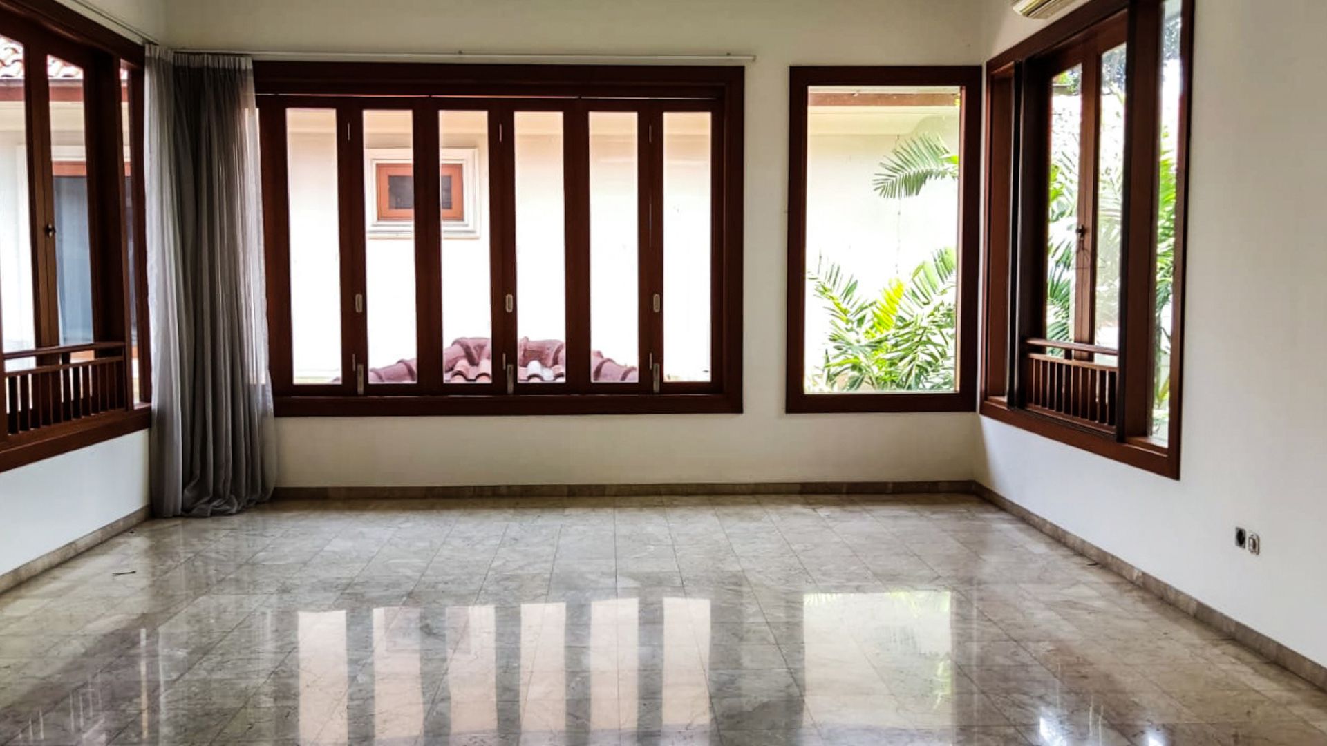 Cilandak – Well-Balanced 4BR Home