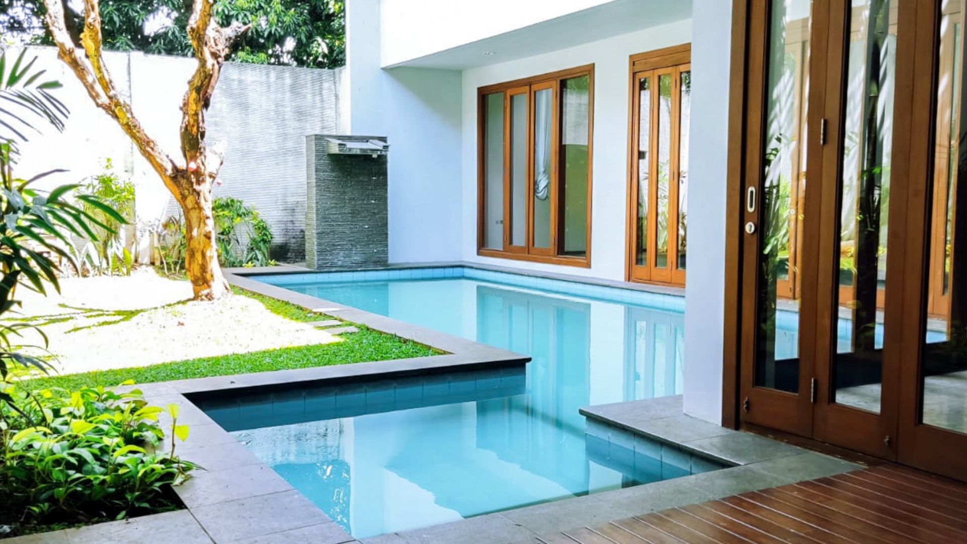 Benda Dalam 69 Kav S - Swimmingpool 2