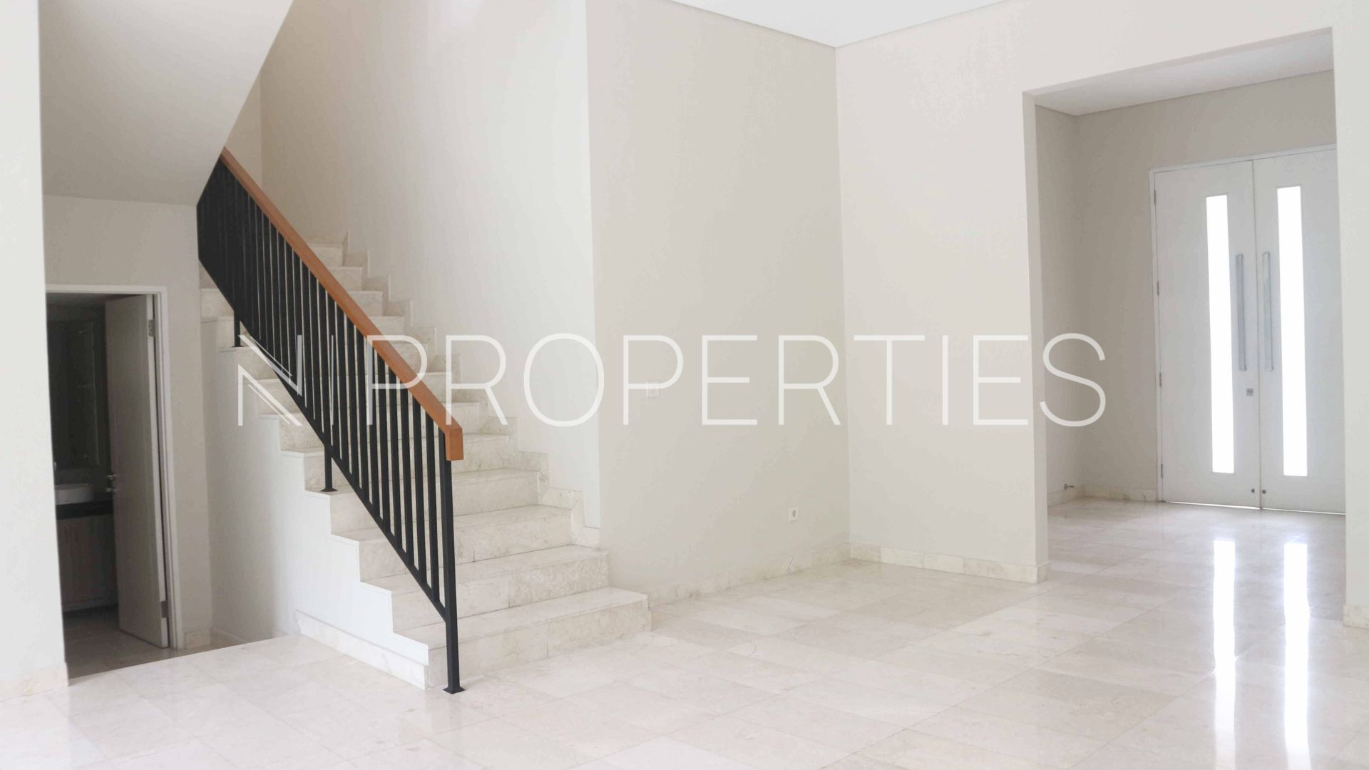 Benda Raya 8 Kav D – Living Area 2 Cilandak – Spacious 4BR Home