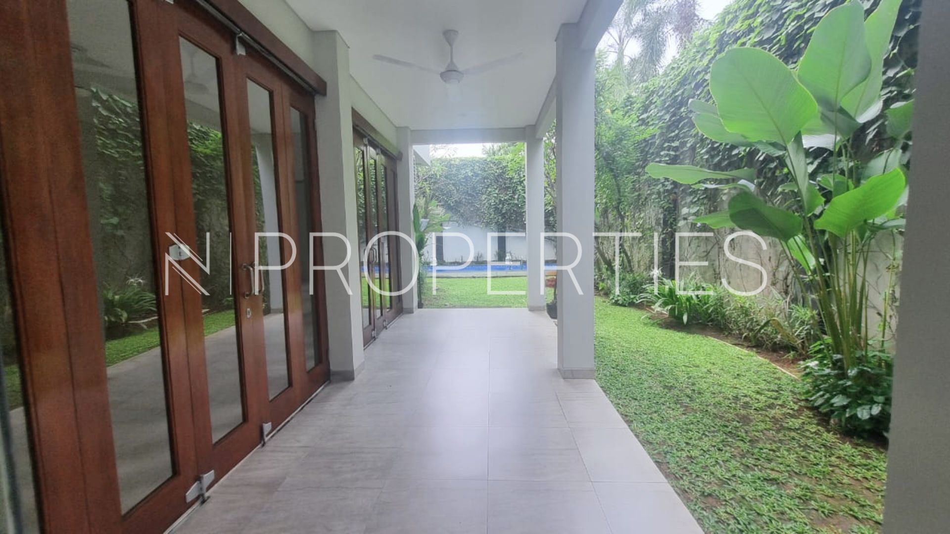 Benda Raya Gg H.Sainin 39 Kav G – Backyard Spacious 5BR Family Home at Kemang
