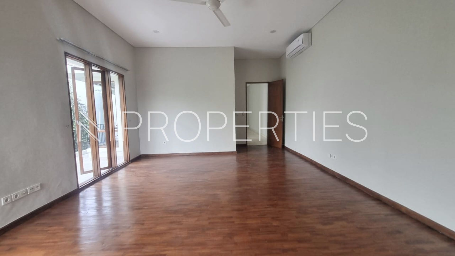 Benda Raya Gg H.Sainin 39 Kav G – Bedroom 2 (2) Spacious 5BR Family Home at Kemang