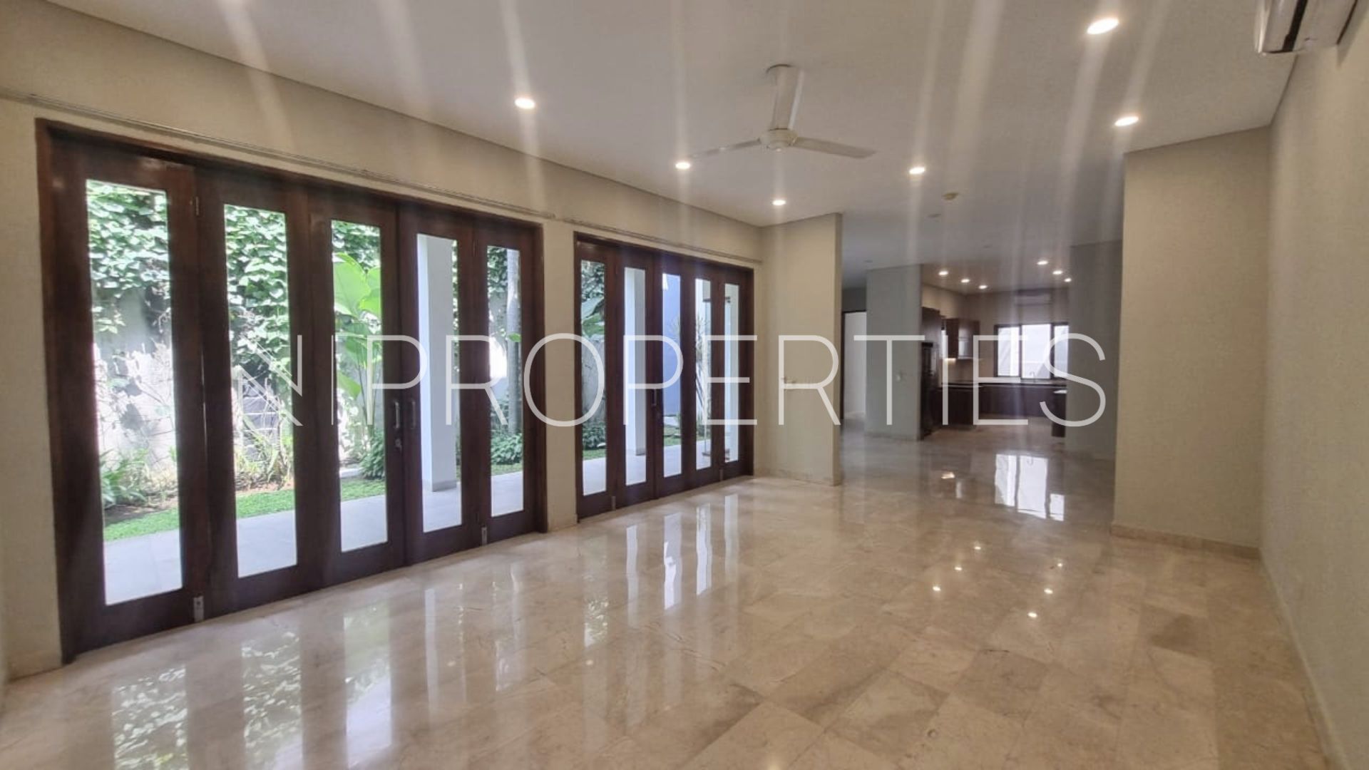 Benda Raya Gg H.Sainin 39 Kav G – Living Area Spacious 5BR Family Home at Kemang