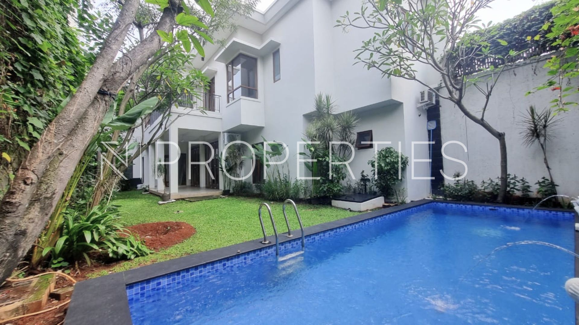Benda Raya Gg H.Sainin 39 Kav G – Pool 2 Spacious 5BR Family Home at Kemang