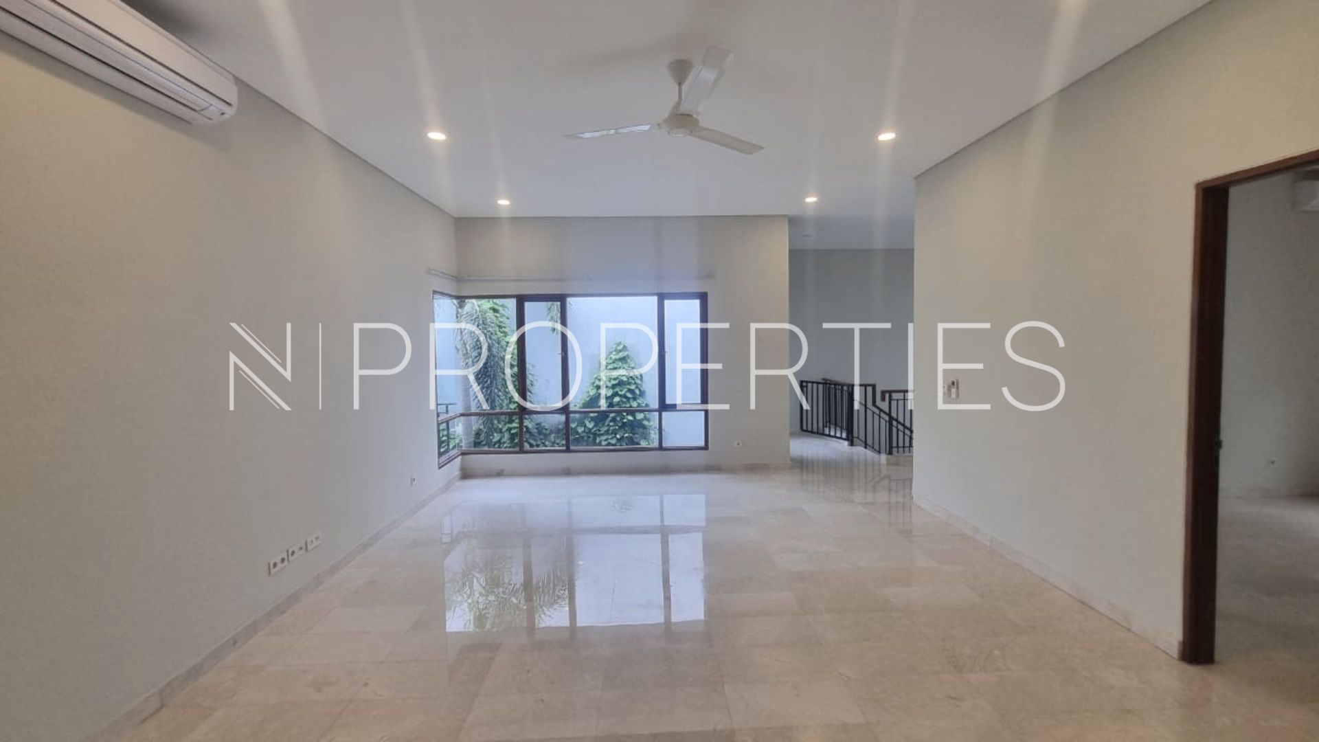 Benda Raya Gg H.Sainin 39 Kav G – Second Floor Living Area Spacious 5BR Family Home at Kemang