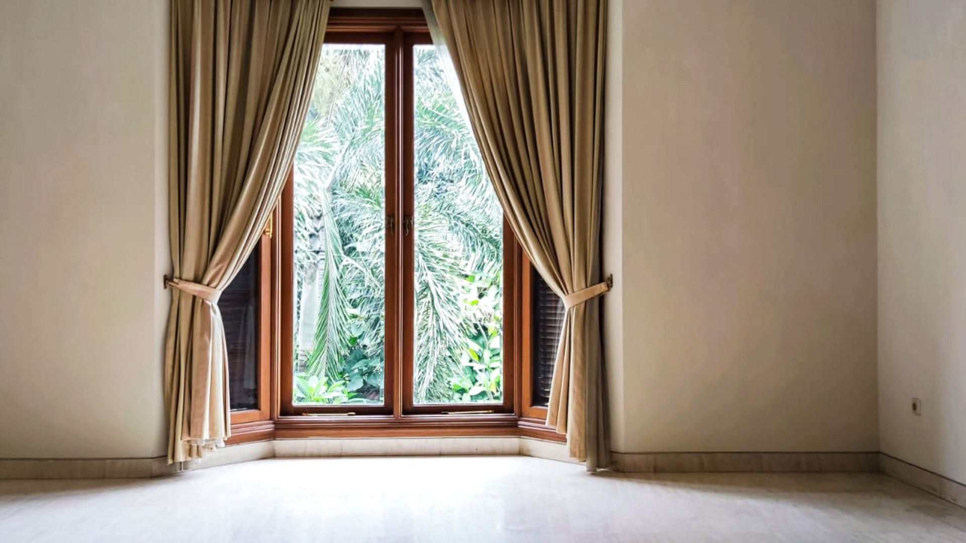Large 5BR House at Cilandak