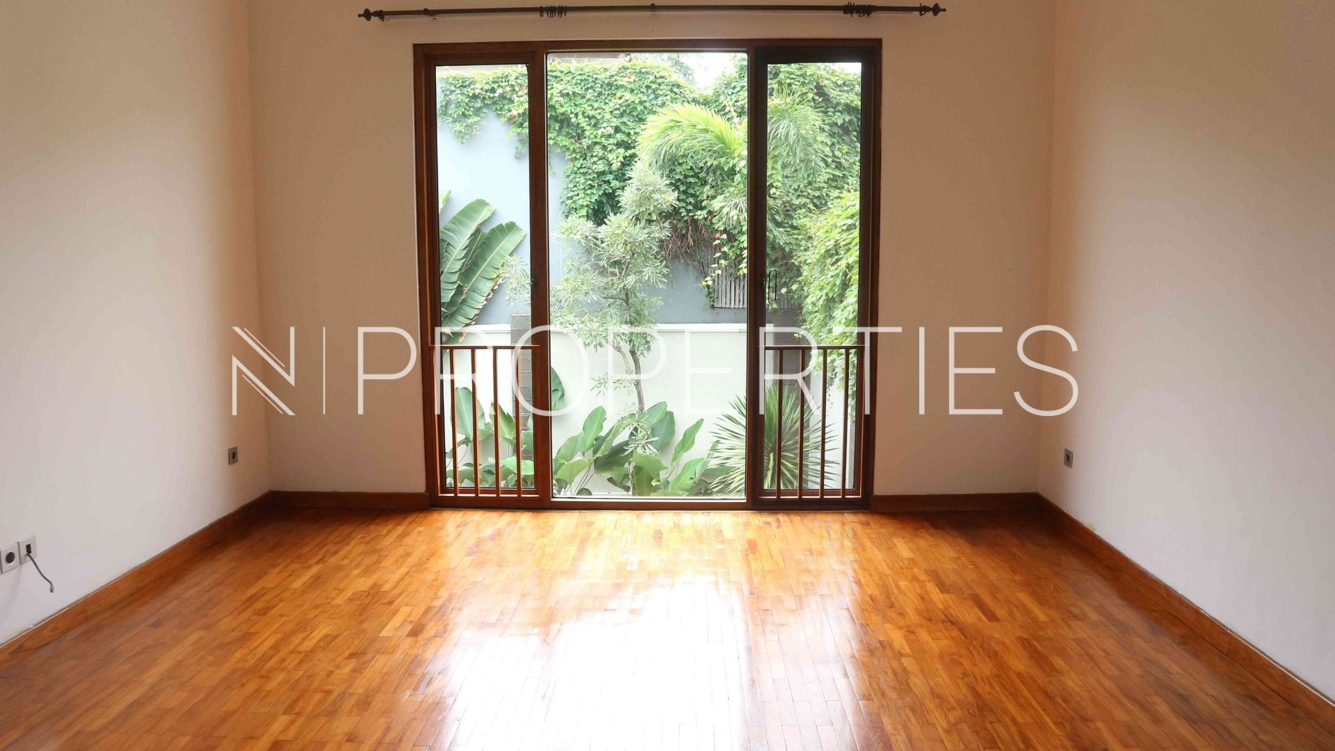 KEMANG SELATAN 11 No 105 – Kav E – Bedroom 1 Padma Residence Kemang – Spacious 5BR House